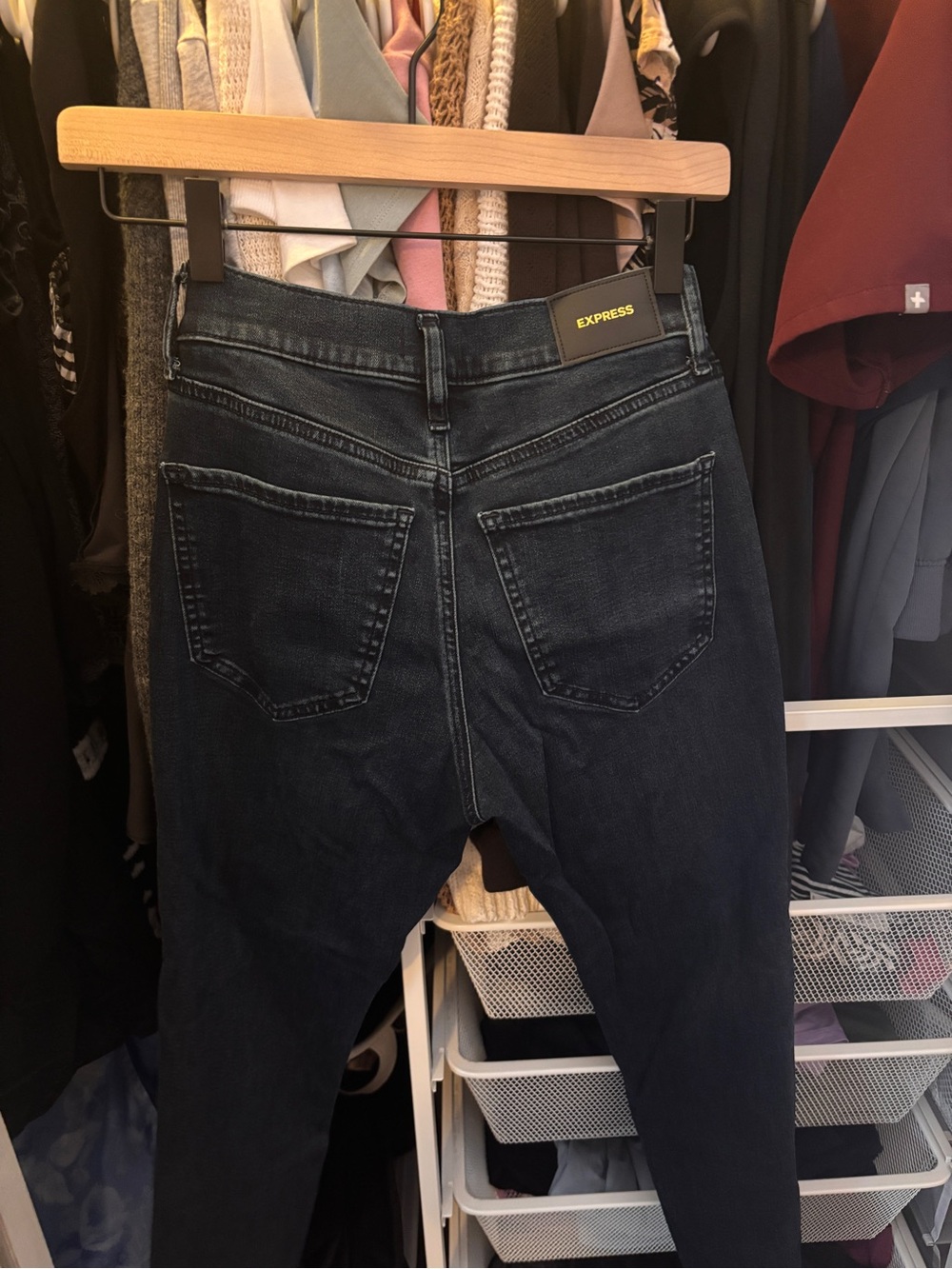 Express Cropped Skinny Jeans in Black
